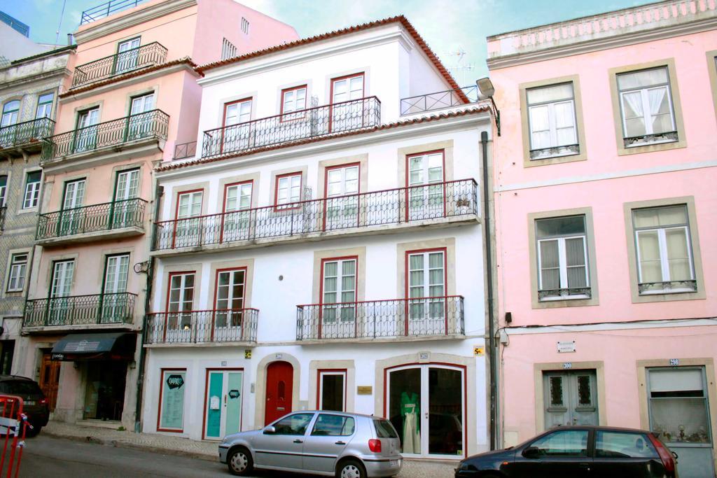 Joivy Modern 1-Bed Apt With Terrace, Moments From Sao Bento Palace Lisbon Exterior photo