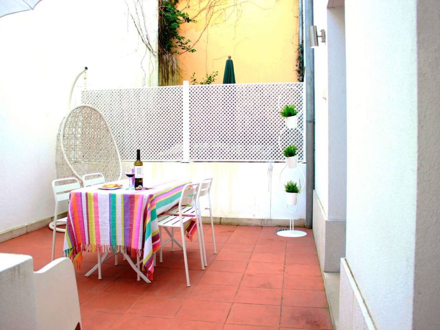 Joivy Modern 1-Bed Apt With Terrace, Moments From Sao Bento Palace Lisbon Exterior photo