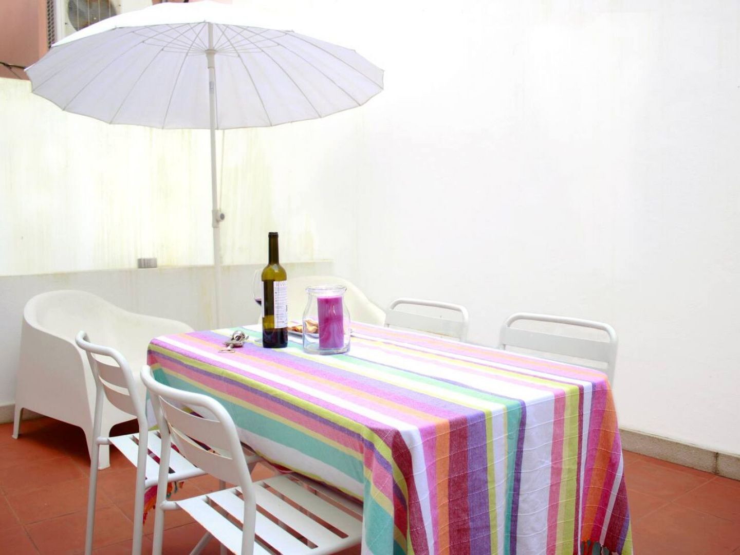 Joivy Modern 1-Bed Apt With Terrace, Moments From Sao Bento Palace Lisbon Exterior photo